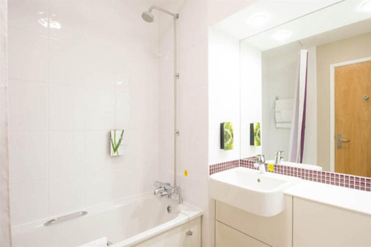 Premier Inn Cambridge Girton  Exteriör bild