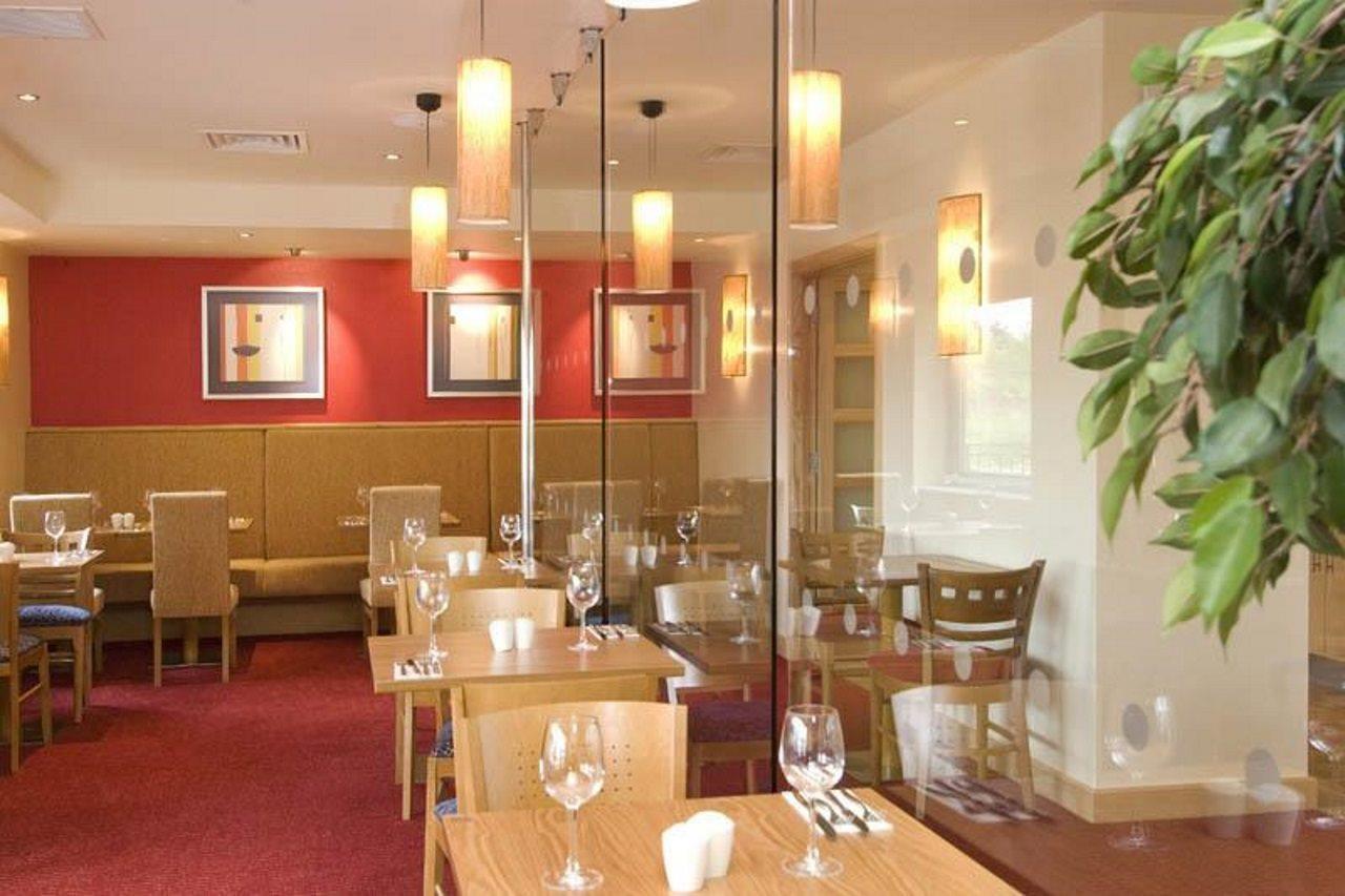 Premier Inn Cambridge Girton  Exteriör bild