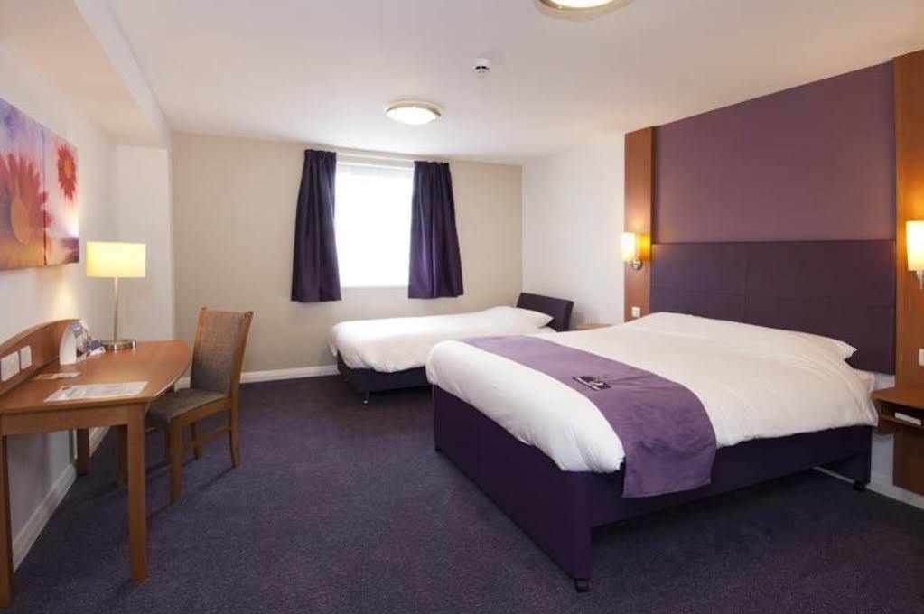 Premier Inn Cambridge Girton  Exteriör bild