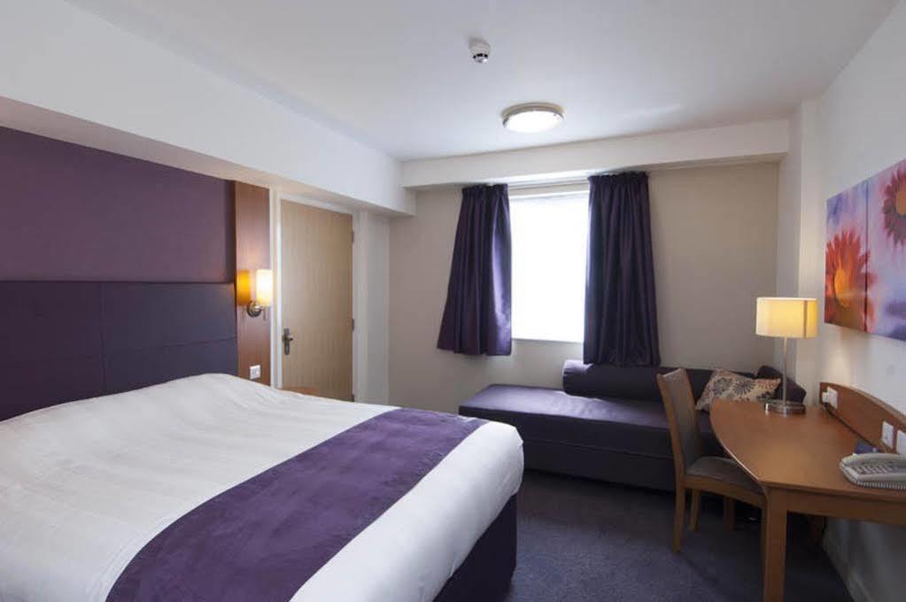 Premier Inn Cambridge Girton  Exteriör bild