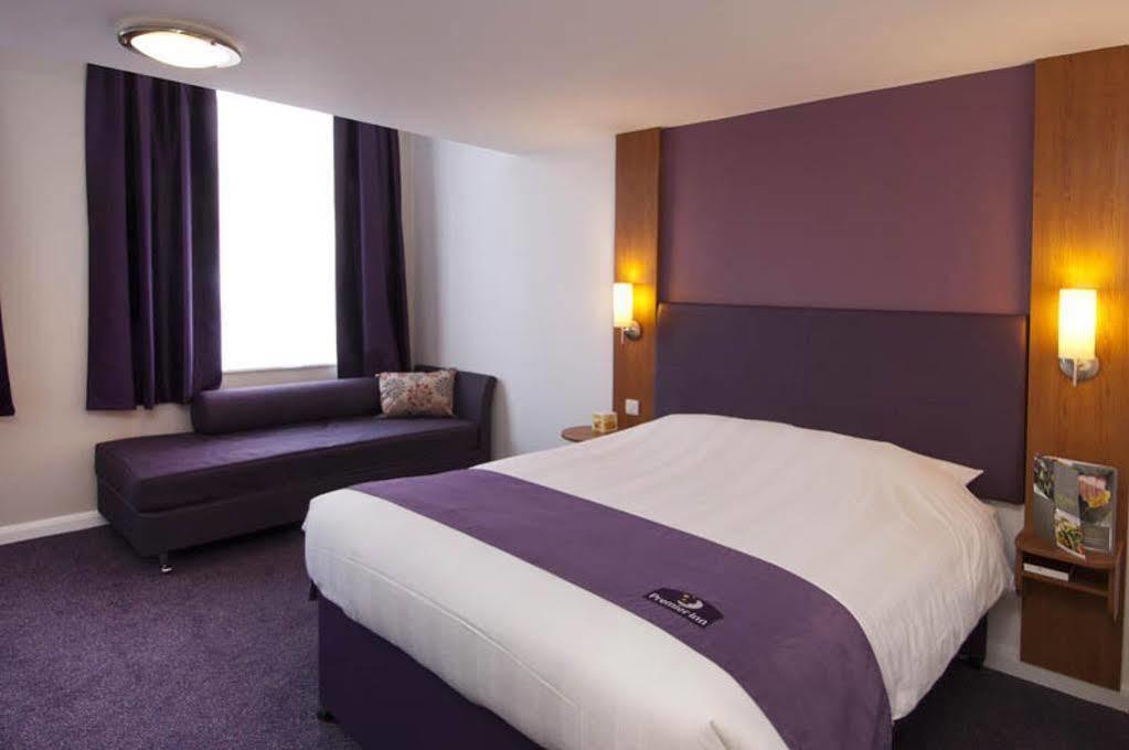 Premier Inn Cambridge Girton  Exteriör bild