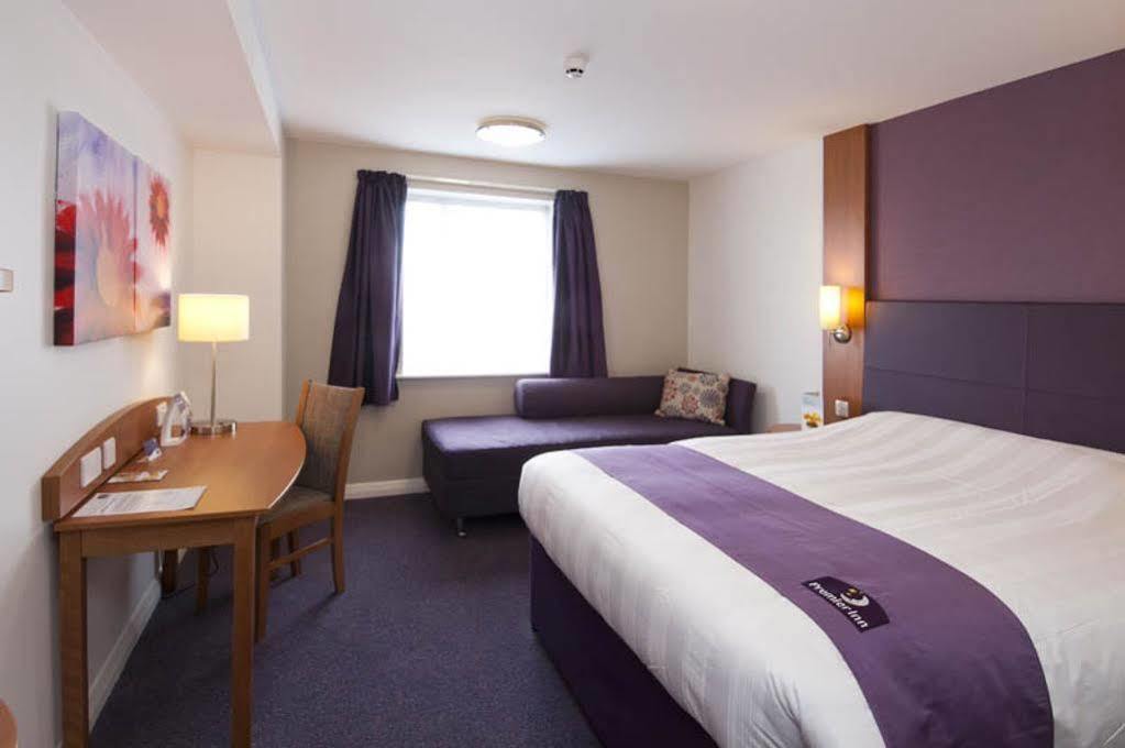 Premier Inn Cambridge Girton  Exteriör bild