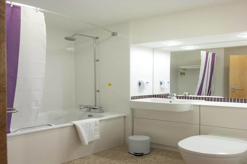 Premier Inn Cambridge Girton  Exteriör bild
